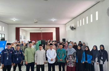 Seminar Teknik Berbicara Bahasa Arab dengan tema “Menyusun Pertanyaan Efektif untuk Diskusi”.