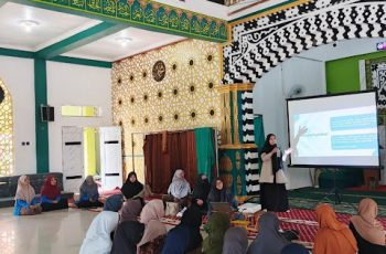 Sosialisasi STIQ Amuntai Di Pondok Pesantren Kasyful Anwar Putri