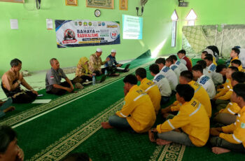 MUI Kabupaten Hulu Sungai Utara Bersama Kesbangpol Gelar Sosialisasi Bahaya Narkoba dan Radikalisme di SMKN 2 Amuntai